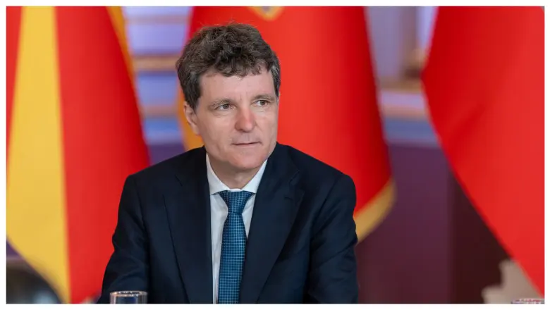 Muraru leleplezi a PSD-AUR alkut „Az elnök azt aratja, amit vetett" thumbnail