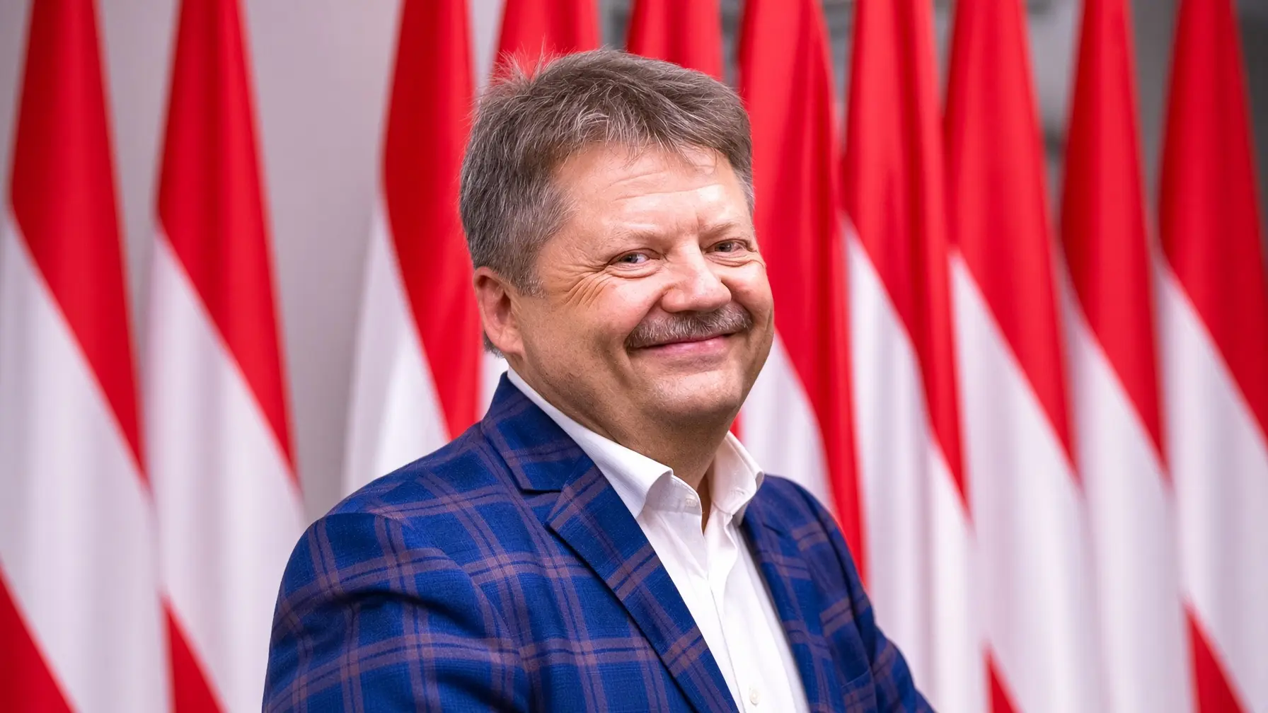 Egy sima, egy fordított: Tarr Zoltán leváltotta Schmidt Máriát, és futni hagyta Szász Jenőt thumbnail