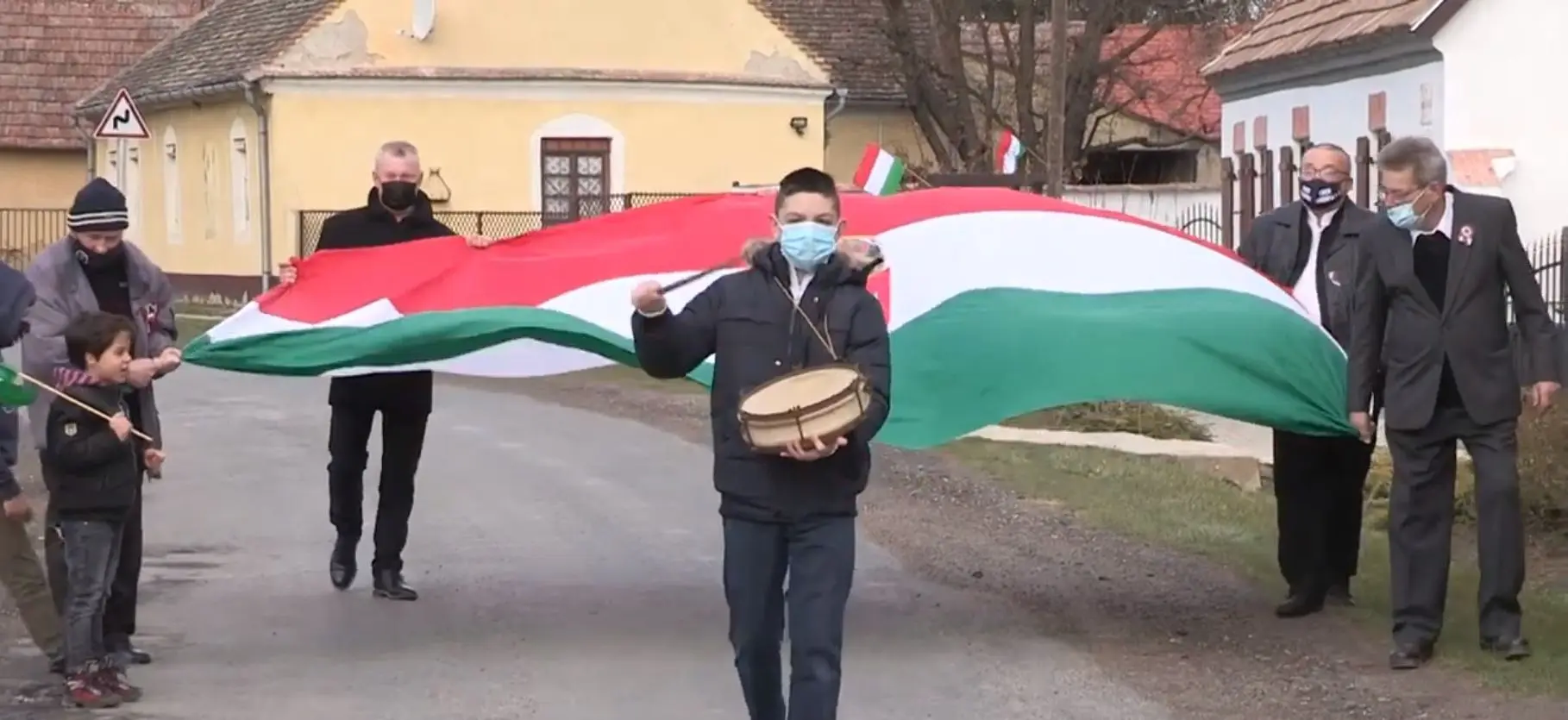 Szele Tamás: Szerencsés, hazafias és szent emberek thumbnail
