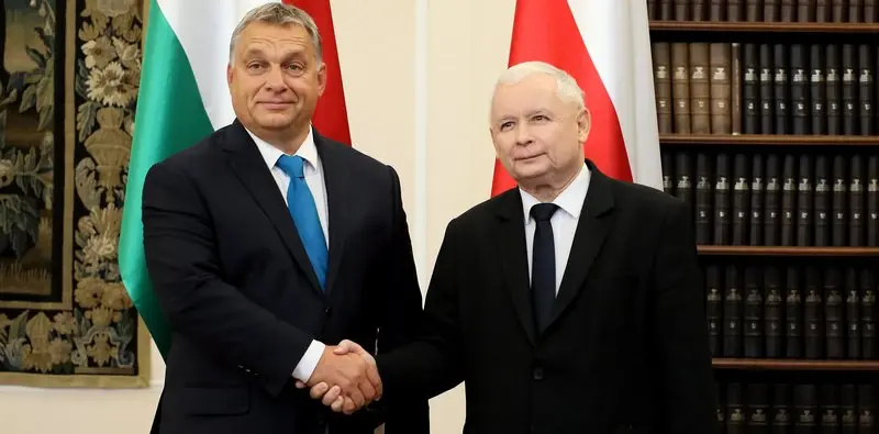 A lengyel vízumbotrány rávilágított a PiS párhuzamos univerzumára thumbnail